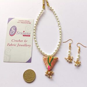 Semipaithani pendant with rice pearls